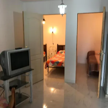 Casa-h -pequeno Conjunto Casas Adosados Apartment *
